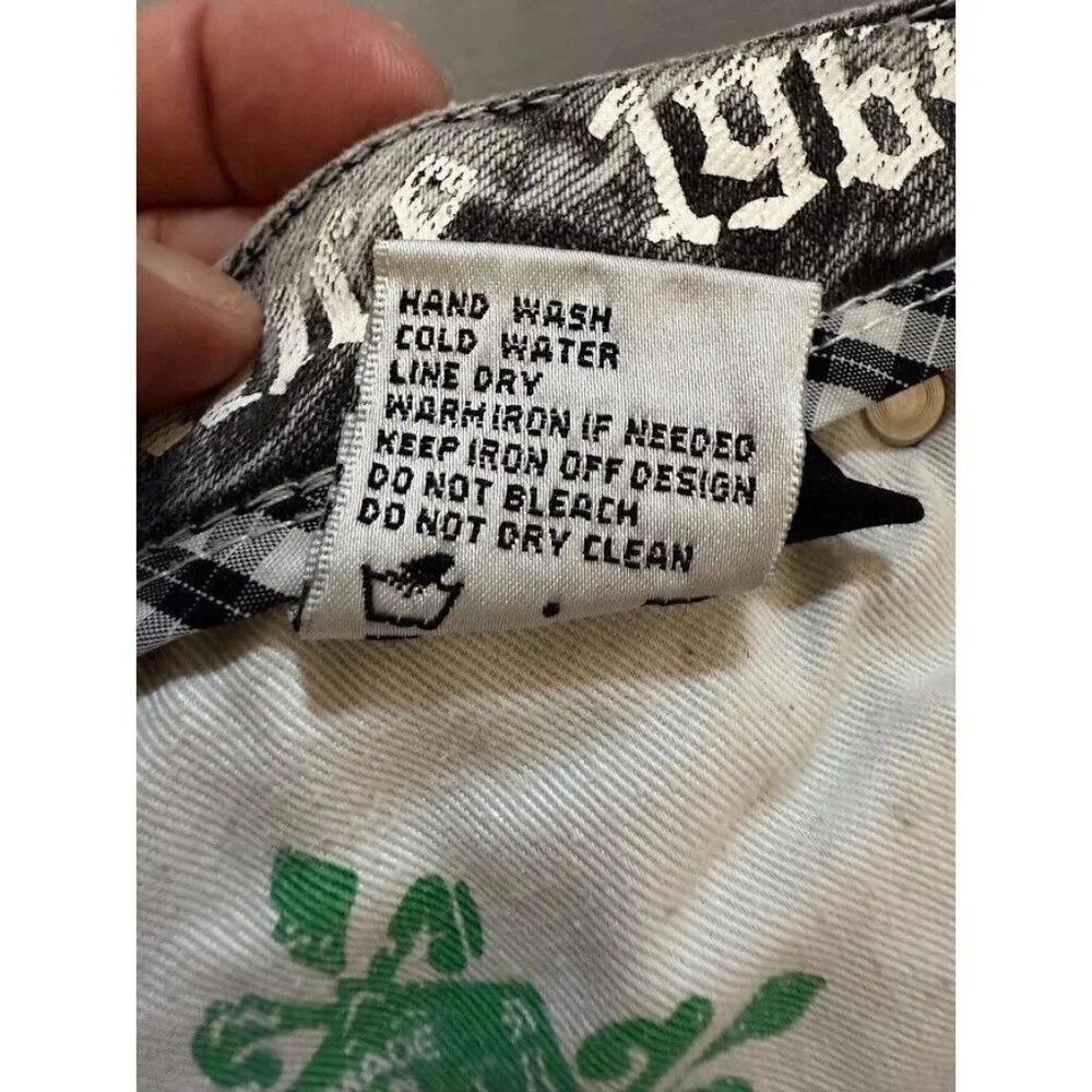 Coogi Cut Off Shorts Womens 32 Gray Denim Raw Hem Button Ladies.‎
